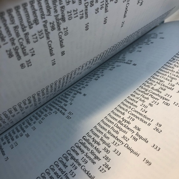Bartender's Guide, The - Over 1400 Recipes ,560 pages - Picture 8 of 9